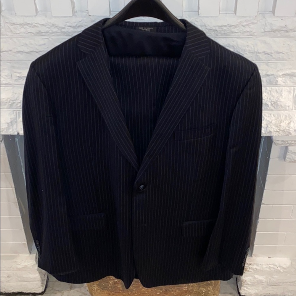 Men’s Classic 3-Piece Navy w/ Stripes suit